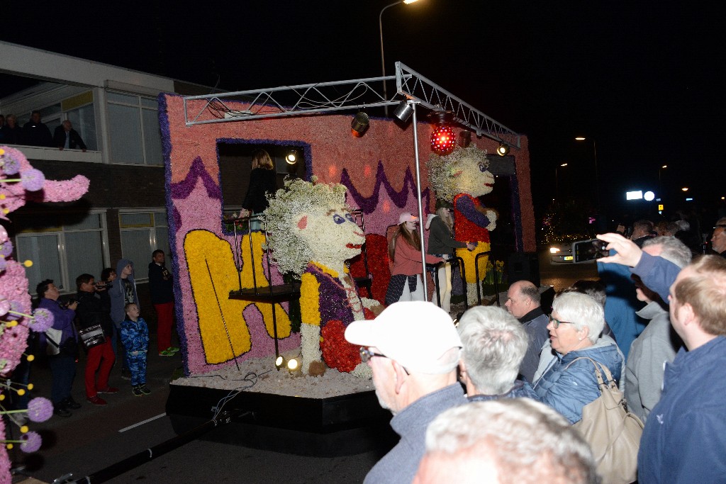 ../Images/Verlicht bloemencorso 2018 048.jpg